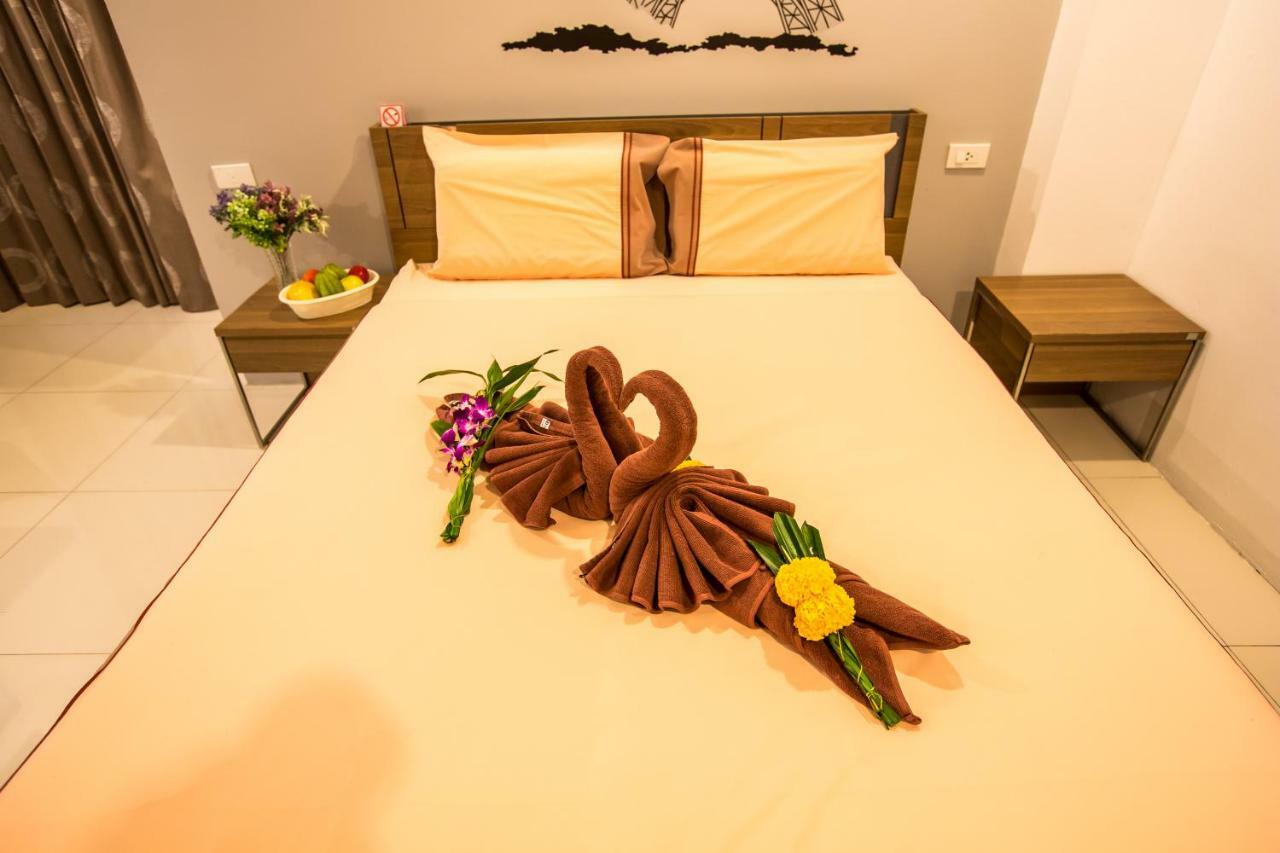 Oscar Boutique Hotel Patong Exterior photo